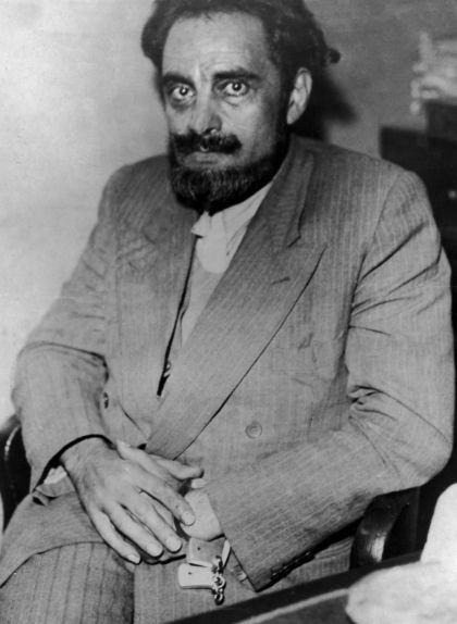 El doctor Marcel Petiot després de la seva detenció El doctor Marcel Petiot després de la seva detenció