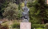 Estàtua de l'abat Oliba a Montserrat Estàtua de l'abat Oliba a Montserrat