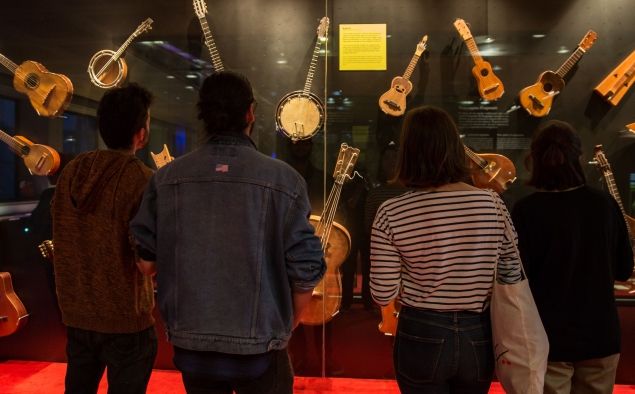 Les guitarres d'en Quico al Museu de la Música