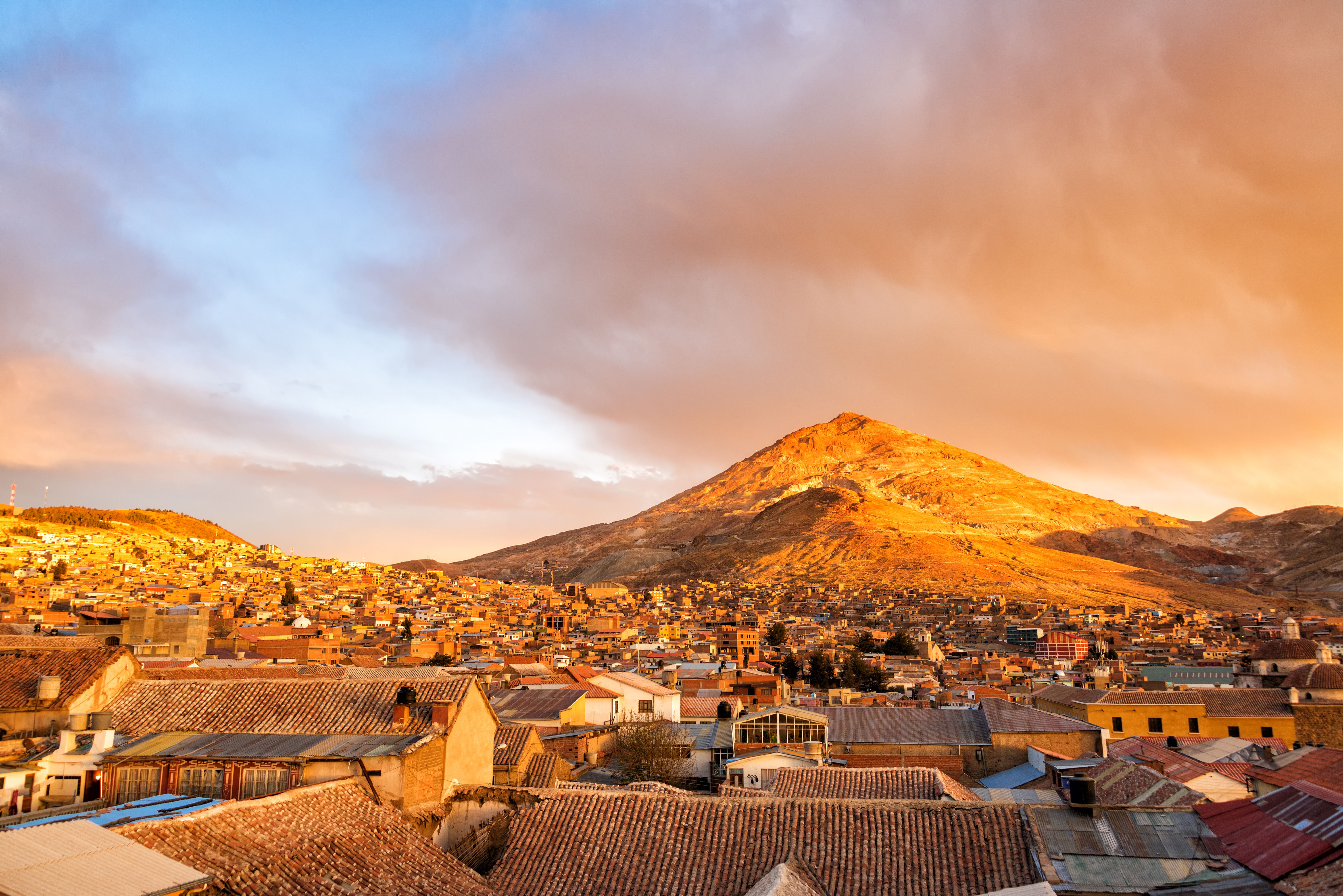 La ciutat de Potosí amb el Cerro Rico al fons