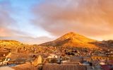 La ciutat de Potosí amb el Cerro Rico al fons La ciutat de Potosí amb el Cerro Rico al fons