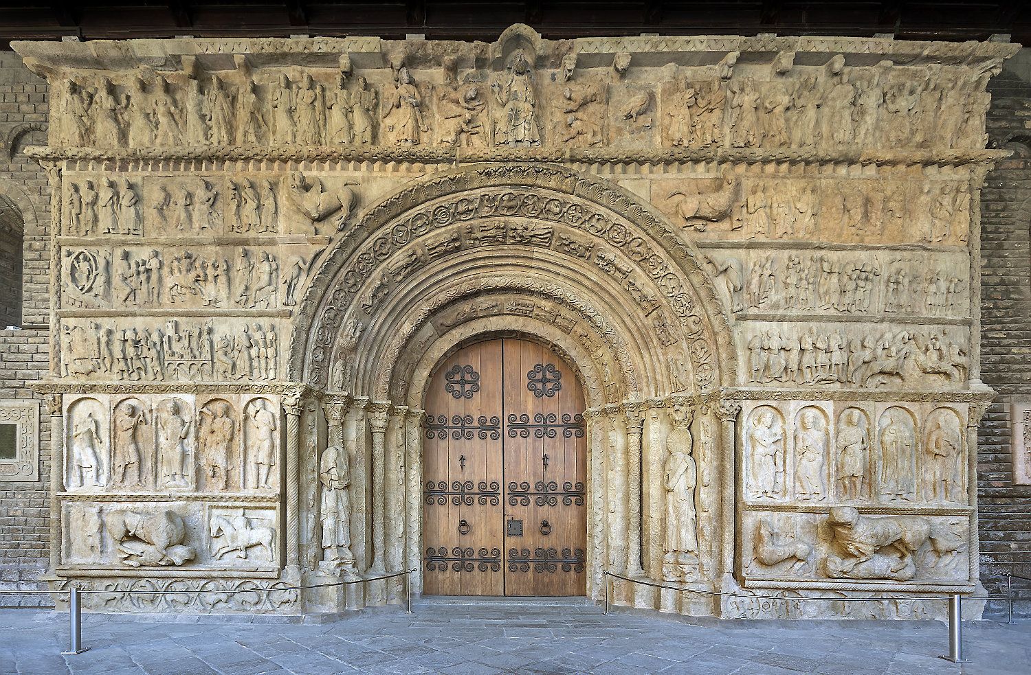 Portalada del monestir de Ripoll