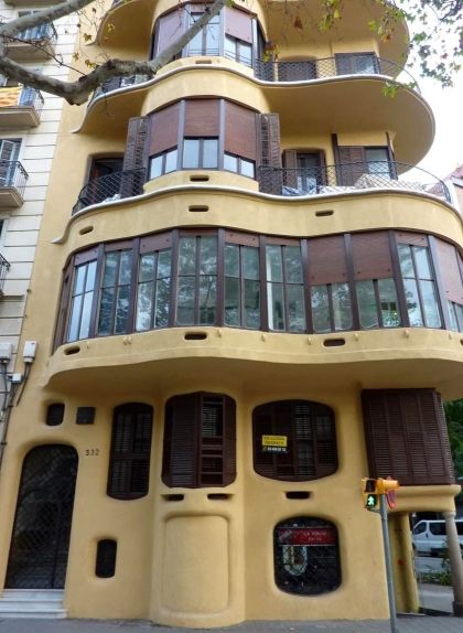 Casa Planells, al número 332 de l'avinguda Diagonal de Barcelona Casa Planells, al número 332 de l'avinguda Diagonal de Barcelona