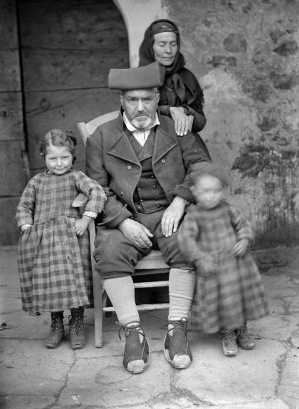 Família del país Família del país