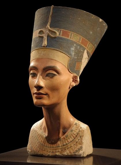 Bust de Nefertiti que es conserva al Neues Museum de Berlín Bust de Nefertiti que es conserva al Neues Museum de Berlín