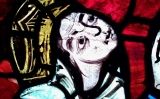 Representació d'Elionor d'Aquitània en un vitrall de la catedral de Poitiers (França) Representació d'Elionor d'Aquitània en un vitrall de la catedral de Poitiers (França)