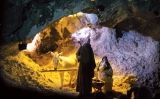 La cova que acull el naixement de Jesús del pessebre vivent de Gunyoles La cova que acull el naixement de Jesús del pessebre vivent de Gunyoles