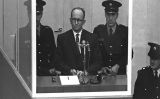Adolf Eichmann durant el seu judici Adolf Eichmann durant el seu judici