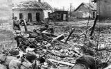 Soldats soviètics esperant un atac alemany durant la batalla de Stalingrad Soldats soviètics esperant un atac alemany durant la batalla de Stalingrad