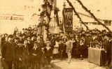 Col·locació de la primera pedra del Palau de la Música el 23 d'abril del 1905, en un acte presidit pel penó de l'Orfeó Català Col·locació de la primera pedra del Palau de la Música el 23 d'abril del 1905, en un acte presidit pel penó de l'Orfeó Català