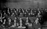 Moment del judici a Francesc Macià. L'Avi és el primer d'esquerra a dreta de la primera filera Moment del judici a Francesc Macià. L'Avi és el primer d'esquerra a dreta de la primera filera