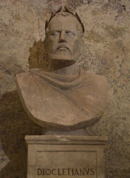 Bust de Dioclecià al palau de la ciutat de Split (Croàcia) que porta el seu nom Bust de Dioclecià al palau de la ciutat de Split (Croàcia) que porta el seu nom