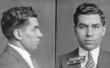 Foto policial del Departament de Policia de Nova York el 1931 de Lucky Luciano Foto policial del Departament de Policia de Nova York el 1931 de Lucky Luciano