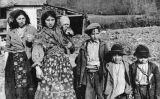 Família gitana a Agram (actual Zagreb), el 1941 Família gitana a Agram (actual Zagreb), el 1941