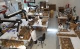 El retaule de Sant Bartomeu rebent els últims retocs al taller de restauració El retaule de Sant Bartomeu rebent els últims retocs al taller de restauració