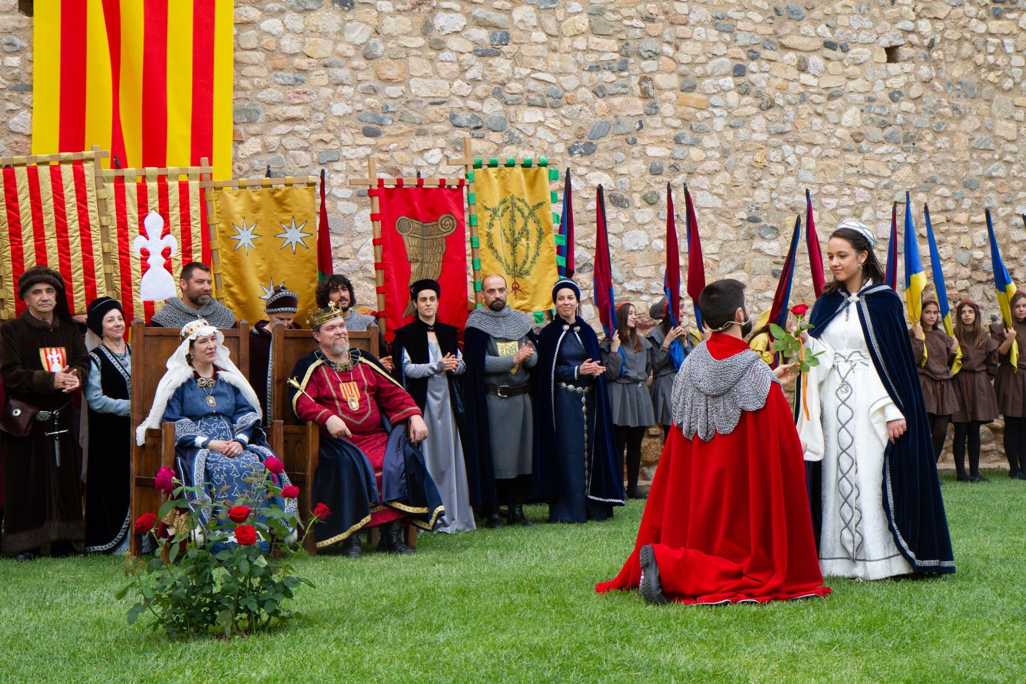 Representació de la llegenda de Sant Jordi durant la Setmana Medieval de Montblanc