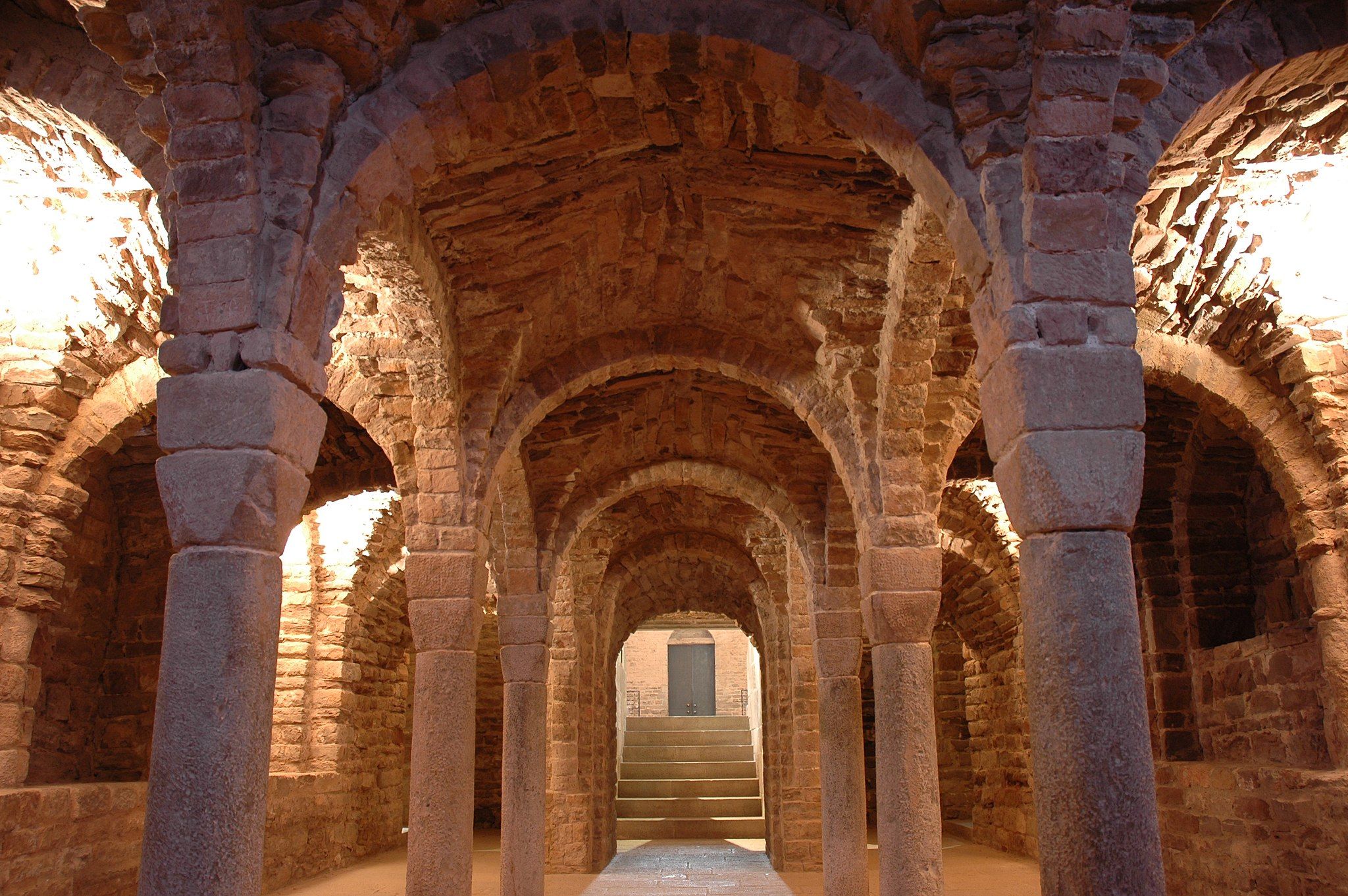 La cripta de Sant Vicenç de Cardona La cripta de Sant Vicenç de Cardona