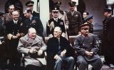 D'esquerra a dreta, Winston Churchill, Franklin Delano Roosevelt i Josif Stalin a la conferència de Jalta l'any 1945 D'esquerra a dreta, Winston Churchill, Franklin Delano Roosevelt i Josif Stalin a la conferència de Jalta l'any 1945