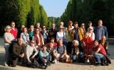 El grup del primer viatge SÀPIENS a Viena als jardins del Palau Schönbrunn El grup del primer viatge SÀPIENS a Viena als jardins del Palau Schönbrunn