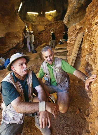 Eudald Carbonell al jaciment d'Atapuerca Eudald Carbonell al jaciment d'Atapuerca