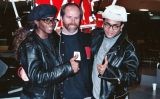 Fab Morvan (esquerra) i Rob Pilatus (dreta) amb Mike Greene a la cerimponia dels Premis Grammy l'any 1990 Fab Morvan (esquerra) i Rob Pilatus (dreta) amb Mike Greene a la cerimponia dels Premis Grammy l'any 1990