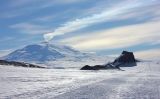 El volcà Erebus, a l'Antàrtida El volcà Erebus, a l'Antàrtida