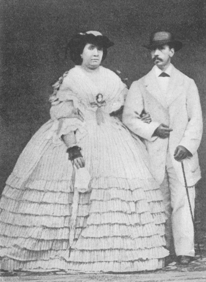 Fotografia del 1907 d'Isabel II i Francesc d’Assís de Borbó Fotografia del 1907 d'Isabel II i Francesc d’Assís de Borbó
