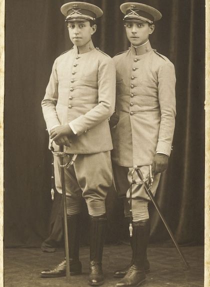Ramon de Colubí, a la dreta, amb el seu germà José María