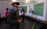 La mostra 'Les cares de Barcelona' incorpora un nou espai que utilitza la realitat virtual per mostrar els canvis que es produeixen a la ciutat