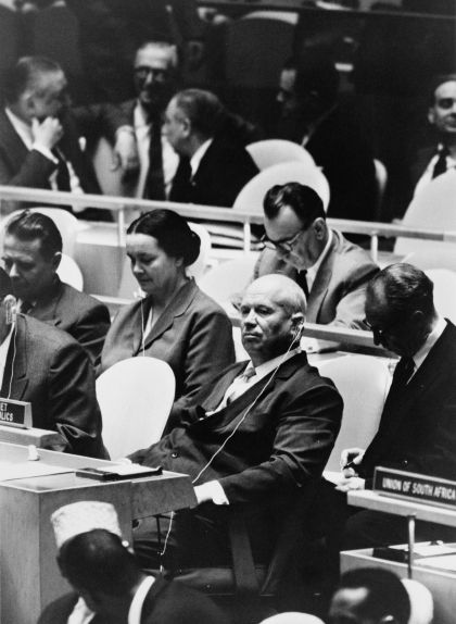 Nikita Khruixtxov en una reunió de l'Assemblea General de l'ONU, el 22 de setembre del 1960 Nikita Khruixtxov en una reunió de l'Assemblea General de l'ONU, el 22 de setembre del 1960