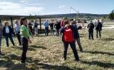 Durant el segon dia del viatge a Atapuerca, els assistents han llançat llances i fletxes Durant el segon dia del viatge a Atapuerca, els assistents han llançat llances i fletxes