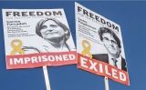 Cartells en defensa de Carme Forcadell i Carles Puigdemont Cartells en defensa de Carme Forcadell i Carles Puigdemont