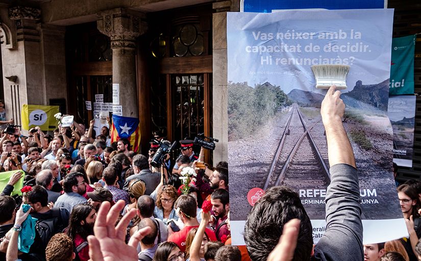 Concentració, el 20 de setembre de 2017, davant del Departament d'Economia