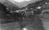 El poble de Vallmanya, a la comarca del Conflent a la Catalunya del Nord, fotografiat per Juli Soler entre 1890 i 1914