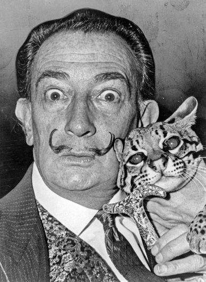 Retrat de Dalí amb la seva mascota, un ocelot (1960)