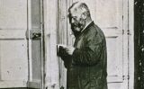 El bisbe Irurita beneïa cada vespre el Palau de la Generalitat des de la seva cambra a l'amagatall ubicat al carrer del Call de Barcelona