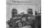 Transport de les víctimes de l'accident ferroviari de Balvano, el 3 de març de 1944 un dia després de l'accident