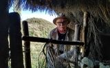 L’Eudald Carbonell dins una cabana neolítica L’Eudald Carbonell dins una cabana neolítica