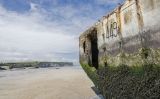 Restes d'un vaixell a la platja d'Arromanches-les-Bains, a Normandia Restes d'un vaixell a la platja d'Arromanches-les-Bains, a Normandia