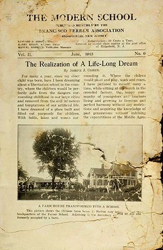'La realització d'un somni de tota una vida', el titular de 'The Modern School Magazine' amb una fotografia de la colònia a Stelton (juny del 1915) 'La realització d'un somni de tota una vida', el titular de 'The Modern School Magazine' amb una fotografia de la colònia a Stelton (juny del 1915)