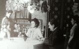 Antoni i Teresa Amatller amb el servei a la casa Amatller el 1910 Antoni i Teresa Amatller amb el servei a la casa Amatller el 1910