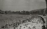La Platja de la Concha de Sant Sebastià un dia d'estiu del 1945 La Platja de la Concha de Sant Sebastià un dia d'estiu del 1945