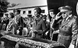 Franco, Carmen Polo, Juan Carlos I i Sofia en una imatge del 1975 Franco, Carmen Polo, Juan Carlos I i Sofia en una imatge del 1975