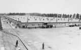Barracons de presoners a Dachau uns dies després de l'alliberament del camp, el 29 d'abril de 1945 Barracons de presoners a Dachau uns dies després de l'alliberament del camp, el 29 d'abril de 1945
