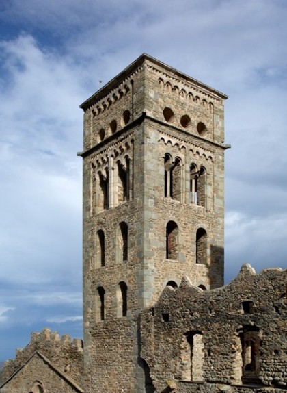El campanar de Sant Pere de Rodes El campanar de Sant Pere de Rodes